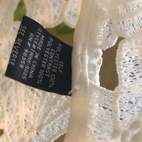 ⛱PRICEDROP 🌺LACE TOP NEW tags - Picture 5 of 5
